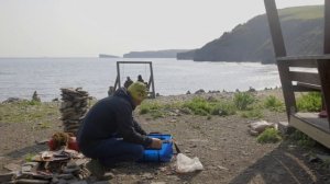 E70 Копчение селедки на Вятлина, правый пляж. Рыба поймана в марте на Океанской. Владивосток