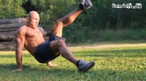 Как правильно качать пресс в домашних уличных условиях  Денис Семенихин