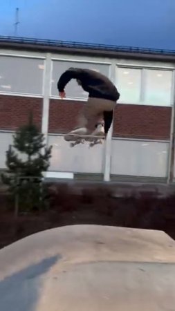 Парень и Скейт 🛹