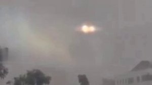 Загадочный объект виден во время грозовой бури в Китае.