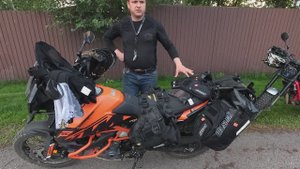 Примерка на мотоциклы боковых сумок Dirtsack Erupt Rackless V2 ADVи сравнение с Westwind Moto Enduro