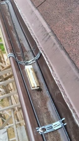 🌡️♨️ Датчик осадков в системе антиобледенения кровли и желобов нагревательным кабелем.