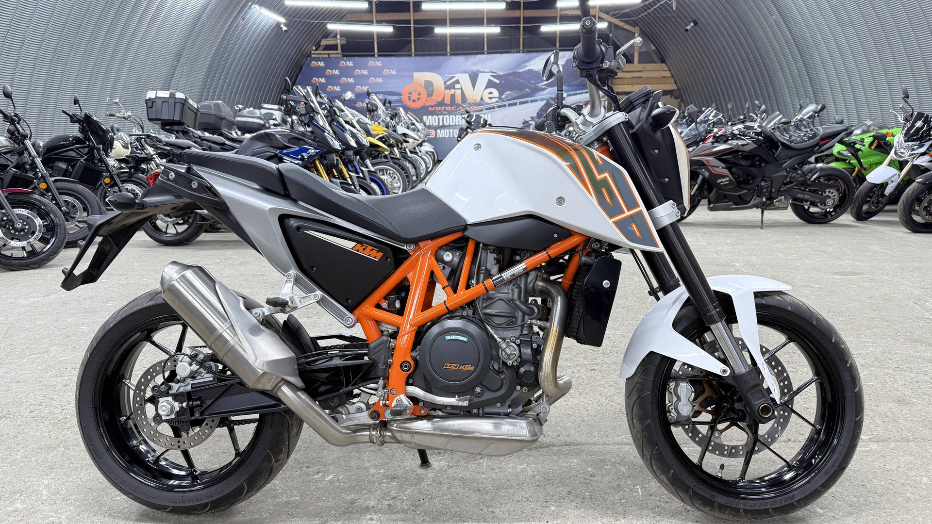 Обзор KTM 690 Duke |В НАЛИЧИИ| смотреть онлайн