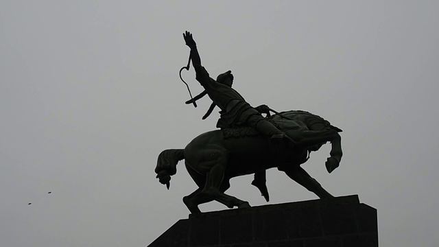 Уфа - памятник Салавату Юлаеву.