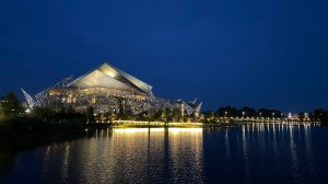 Вечерняя Казань, 6 июня 2025 г. - ТЦ KazanMall и набережная озера Кабан.