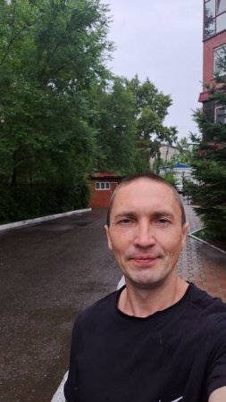 Кто кроме тебя фотографировал на телефон, тебя на фото нет?