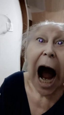 Стучящяя бабка в соло 😂