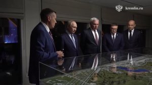 Владимир Путин посетил фонтан «Стальное сердце Родины» в Магнитогорске