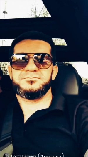 Боец спецназа «Ахмат» штурмует Луганский бассейн, пристает к девушкам !!!