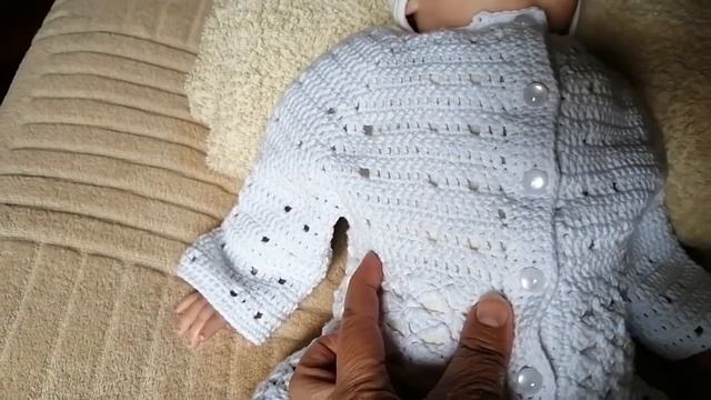 Часть 3. Комбинезон крючком для новорожденого ребенка. смотреть онлайн