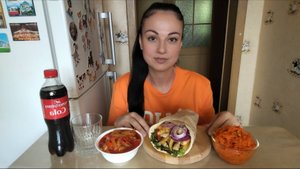 Мукбанг🌮Гирос с курицей🥗 Отвечаю на вопросы ☺️🥰