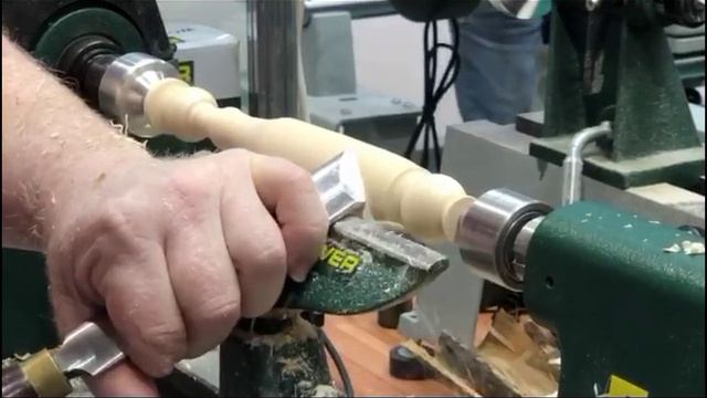 Демонстрация токарного станка по дереву Record Power DML 320 на выставке UMIDS 2019