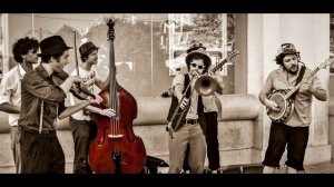 Платьице из паутинки|Автор - Павлова Ольга |Cтихи, музыка, монтаж |ВРЕМЯ 
СШИЛО СВОЁ ПЛАТЬЕ