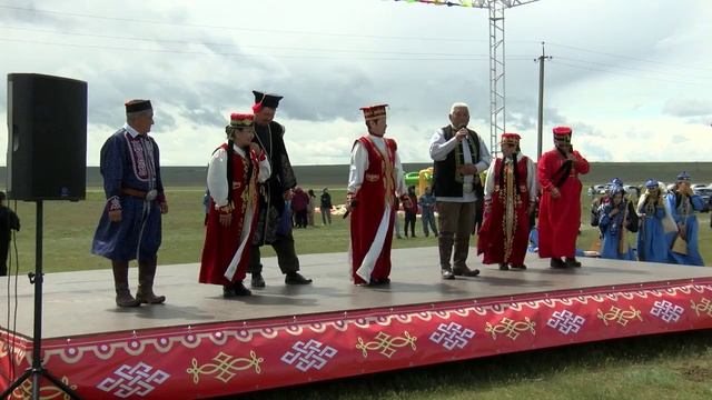 В ЦЕНТРЕ ВНИМАНИЯ 26 04 2023 ФЕСТИВАЛЬ ТЮЛЬПАНОВ В КЕТЧЕНЕРОВСКОМ РАЙОНЕ