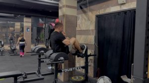 Подъемы на пресс с весом у груди на ГХД (скручивания)|GHD crunch with weight