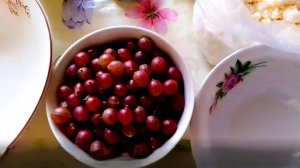 Десерт. Фруктовый коктейль и творожок.