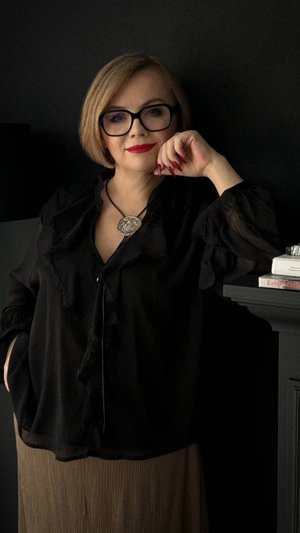 Семейный психолог, сексолог, гипнолог.