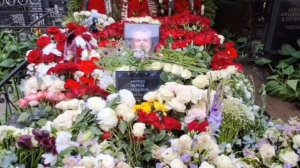 #71.Москва.Ваганьковское кладбище.Юрий Мороз,Валентина Талызина,В.Высоцкий.В.Листьев.