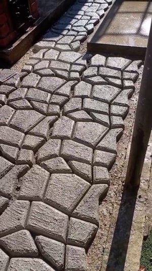 пазл из бетона. Дорожка в формах