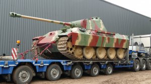 Прибытие на шоу Militracks немецкого танка Pz.Kpw.Panhter Ausf.A, 17 мая 2019