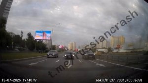 Лексус подрезал байкера ДТП. Москва, Ярославское шоссе