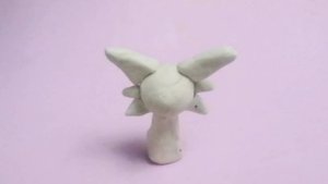 Леплю из пластилина Венду. Я этой милашке сделаю глаза и рот в следующем видео