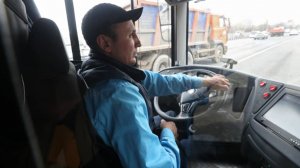 Телефон вместо руля: в Петербурге бьют тревогу из-за недобросовестных водителей автобусов