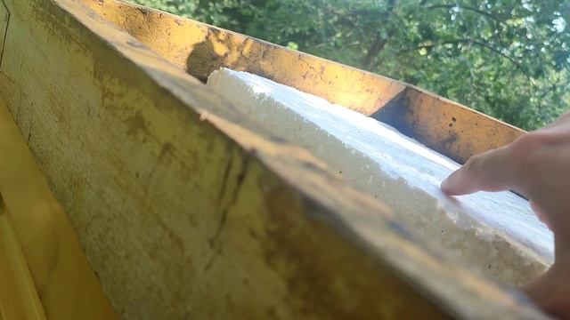 Заселение и облёт нуклеуса на две рамки 145 (магазин над семьёй) смотреть онлайн