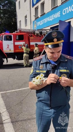 Кому погадать?)