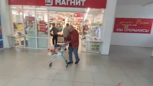 Республика Коми, г.Инта, ул.Мира, 38Б (Магнит)