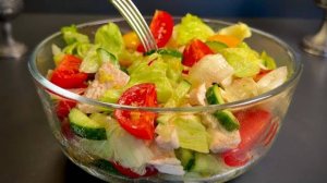 Очень вкусно и очень быстро! Салат, который гости съедают до последней крошки!