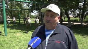 Курсанты Центра «Авангард» прыгают с парашютом
