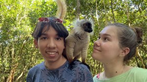 Мадагаскар / Парк лемуров / Родственники на краю света / Путешествие по острову