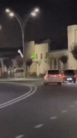 В сети появились кадры самой безумной уличной гонки года — схлестнулись Daewoo Matiz и Tico.

Когда