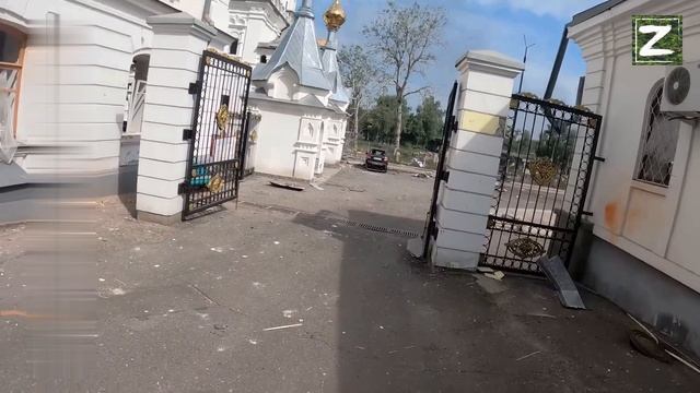 СВО   УЛИЧНЫЕ БОИ ЗА СВЯТОГОРНУЮ ЛАВРУ на кадрах бойцы ВСУ.