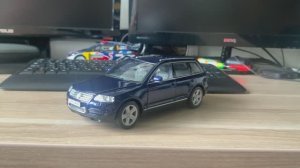 Обзор модели VW Touareg в масштабе 1/24 от Welly