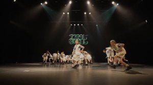 12. street show_9-11_FUNKY ORANGE