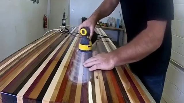 Наборная столешница из древесины разных пород и оттенков смотреть онлайн