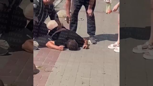 Хроники добровольной бусификации — в Днепропетровске молодежь дала отпор людоловам !!!
