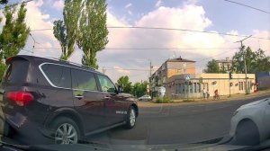 Интерактив 😎

Выезд с Галактики. Сколько нарушений ПДД насчитали?