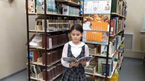 Куцева Вероника читает стихотворение _Листопад_ И. А. Бунина