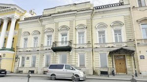 Особняки Румянцева, Долгоруковой и других известных людей на Английской набережной в Петербурге