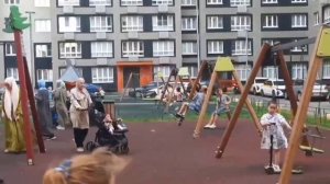 Обстановка в Балашихе - детская площадка полностью оккупирована замоташками из Таджикистана !!!