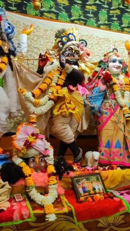 Most Beautiful deities I ever saw in my life  #vrindavan #deities  #govardhangiridhari #shorts