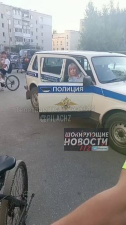 Нижний Новгород. Пьяный полуголый человек приставал во дворе к детям. Когда к нему подошли с замечан