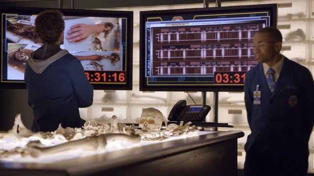 Кости 6 сезон 14 серия Бикини в супе сериал 2010