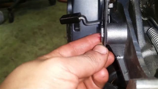 Что звенит в YAMAHA 9.9-15F и на китайских аналогах Причина звона на запущенном двигателе. смотреть онлайн