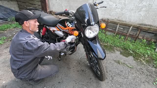 Стандартное ТО простого мотоцикла, на примере индийского TVS HLX 150X. Часть 3. Циркуляция масла.