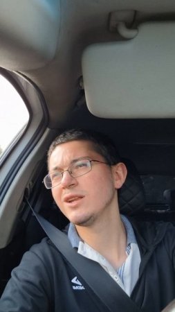 потеряшки в такси, вернул наушники пассажиру