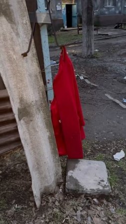 МАРИУПОЛЬ. КРАСНОЕ ПАЛЬТО.